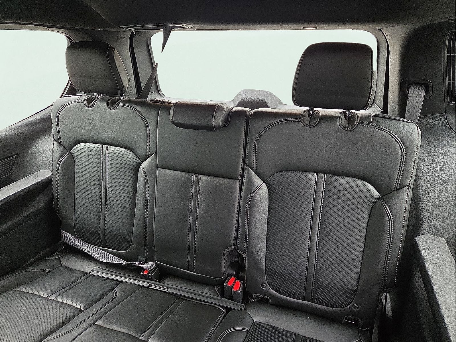 2023 Jeep Wagoneer Base