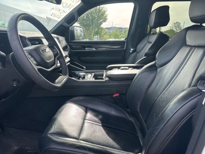 2023 Jeep Wagoneer Base