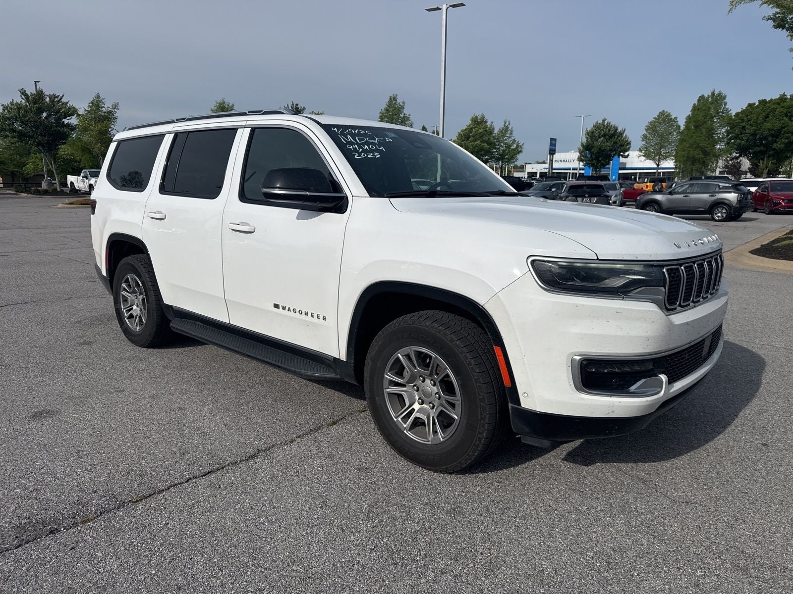 2023 Jeep Wagoneer Base