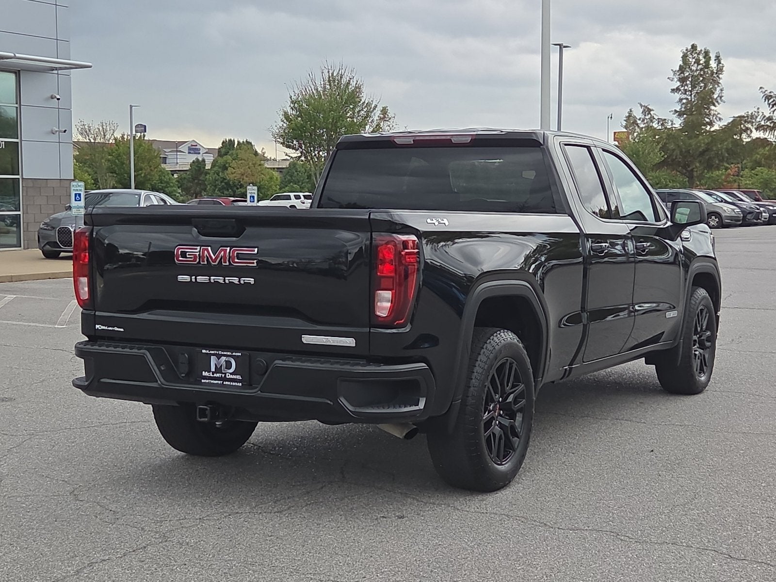 2024 GMC Sierra 1500 Elevation