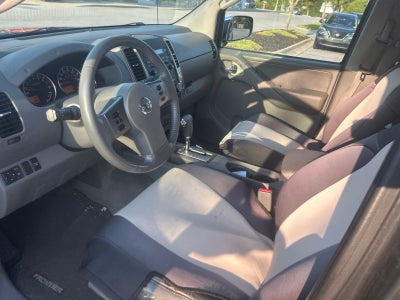 2010 Nissan Frontier LE