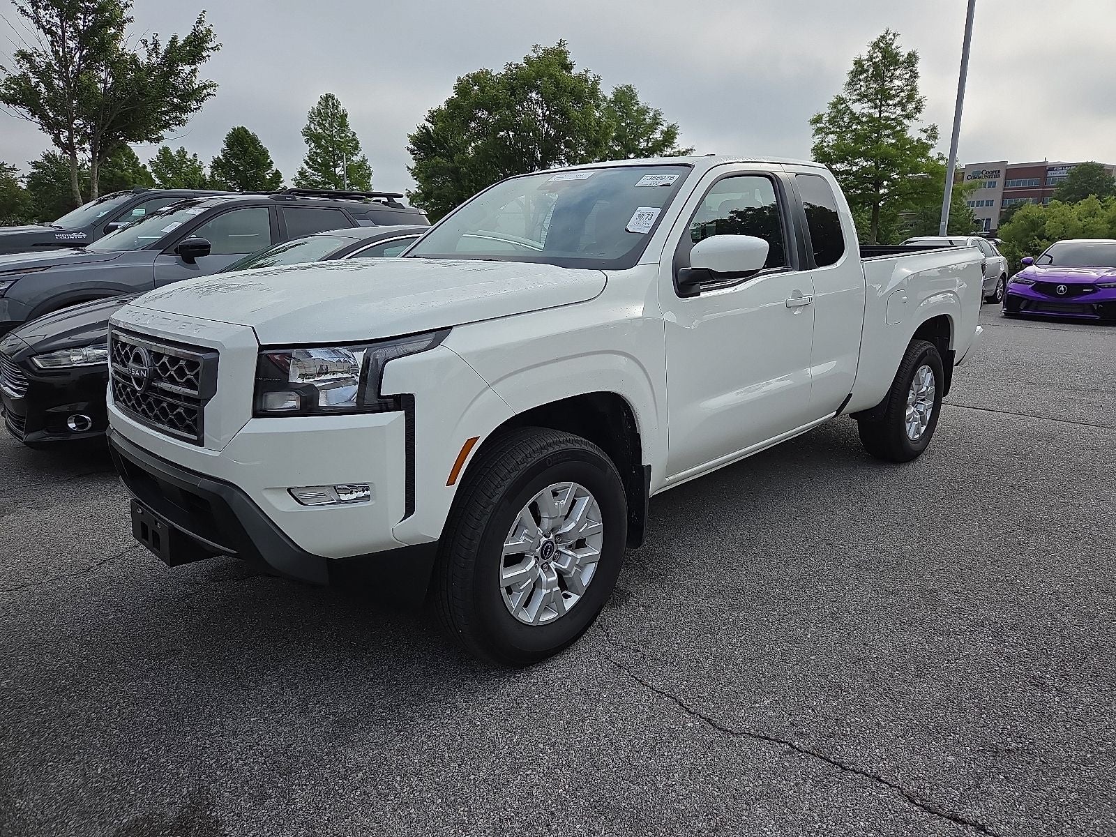 2024 Nissan Frontier SV