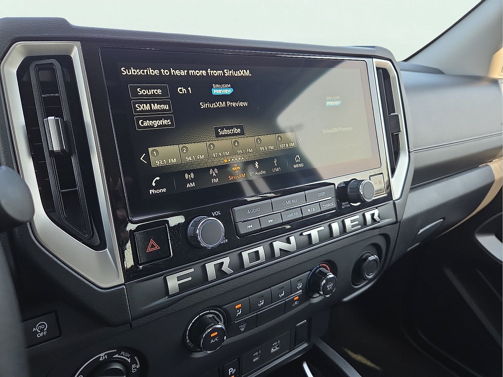 2025 Nissan Frontier SV