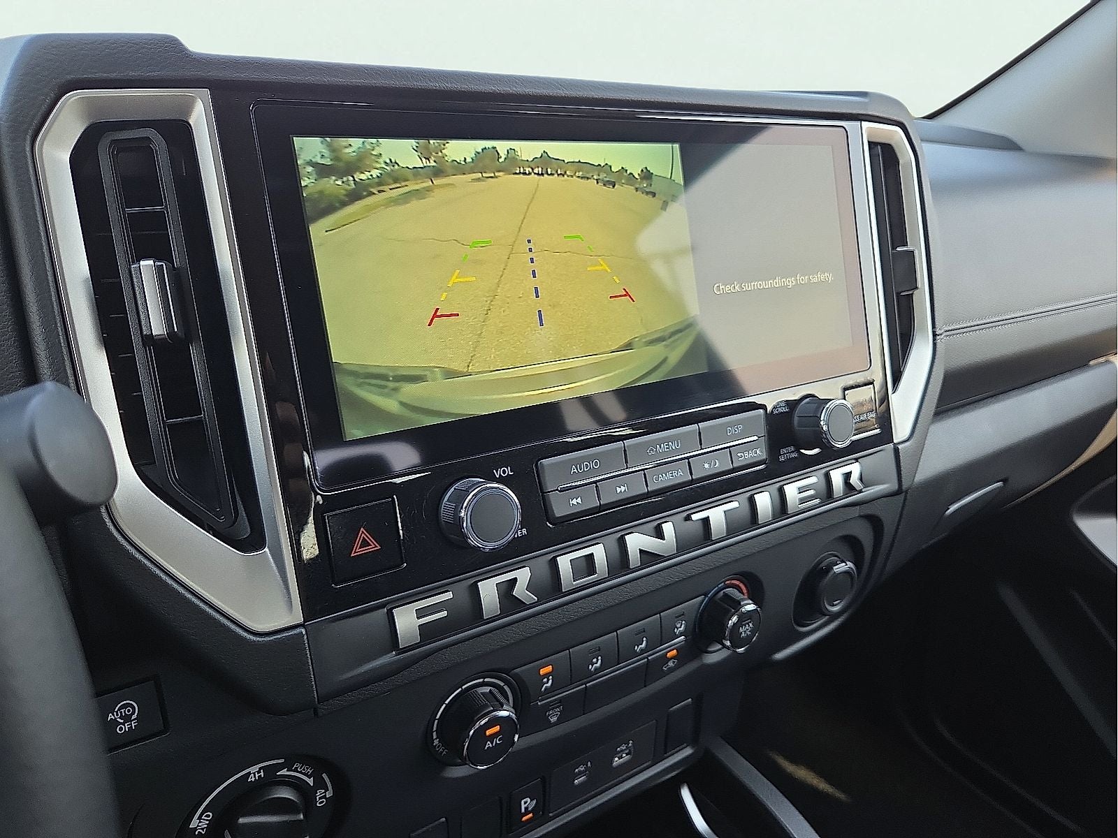 2025 Nissan Frontier SV