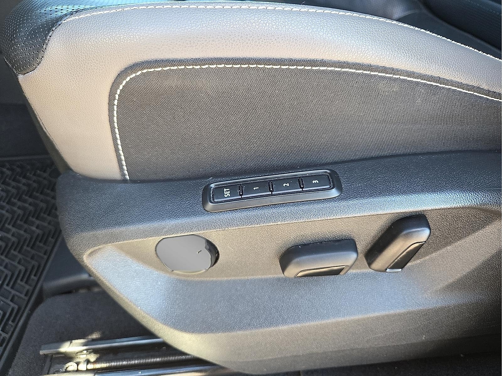 2023 Volkswagen Atlas Cross Sport 3.6L V6 SEL Premium R-Line