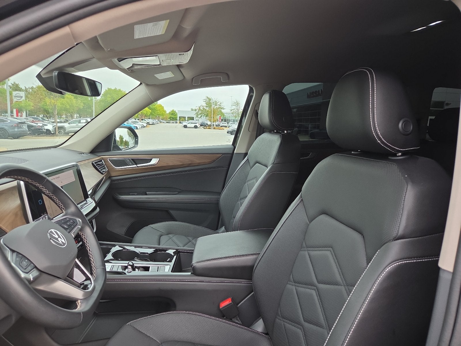 2025 Volkswagen Atlas 2.0T SE w/Technology