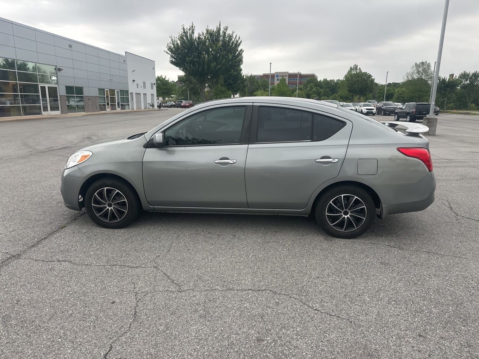 2012 Nissan Versa 1.6 SV