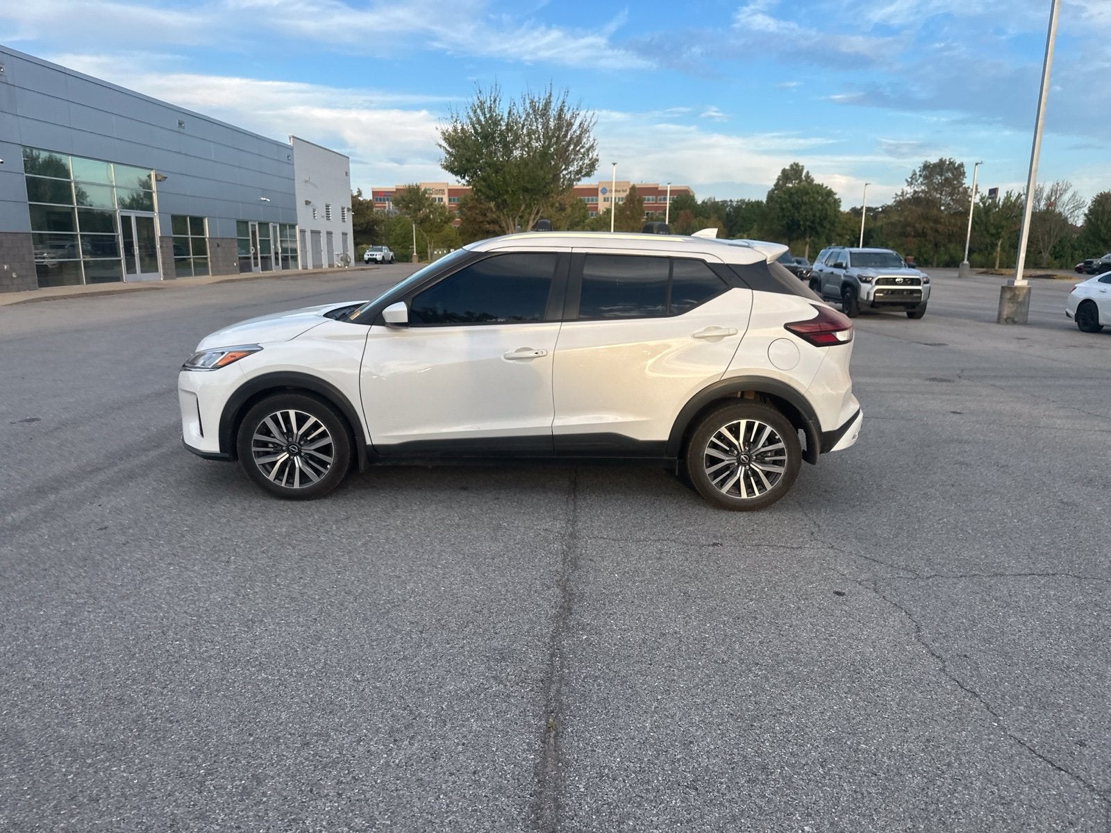 2023 Nissan Kicks SV
