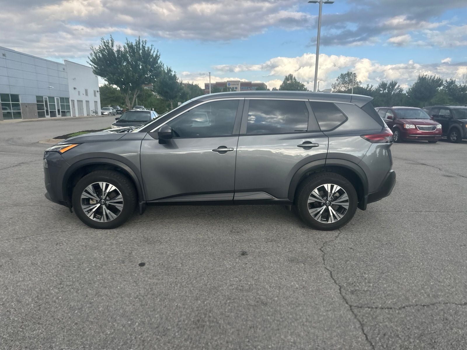 2022 Nissan Rogue SV