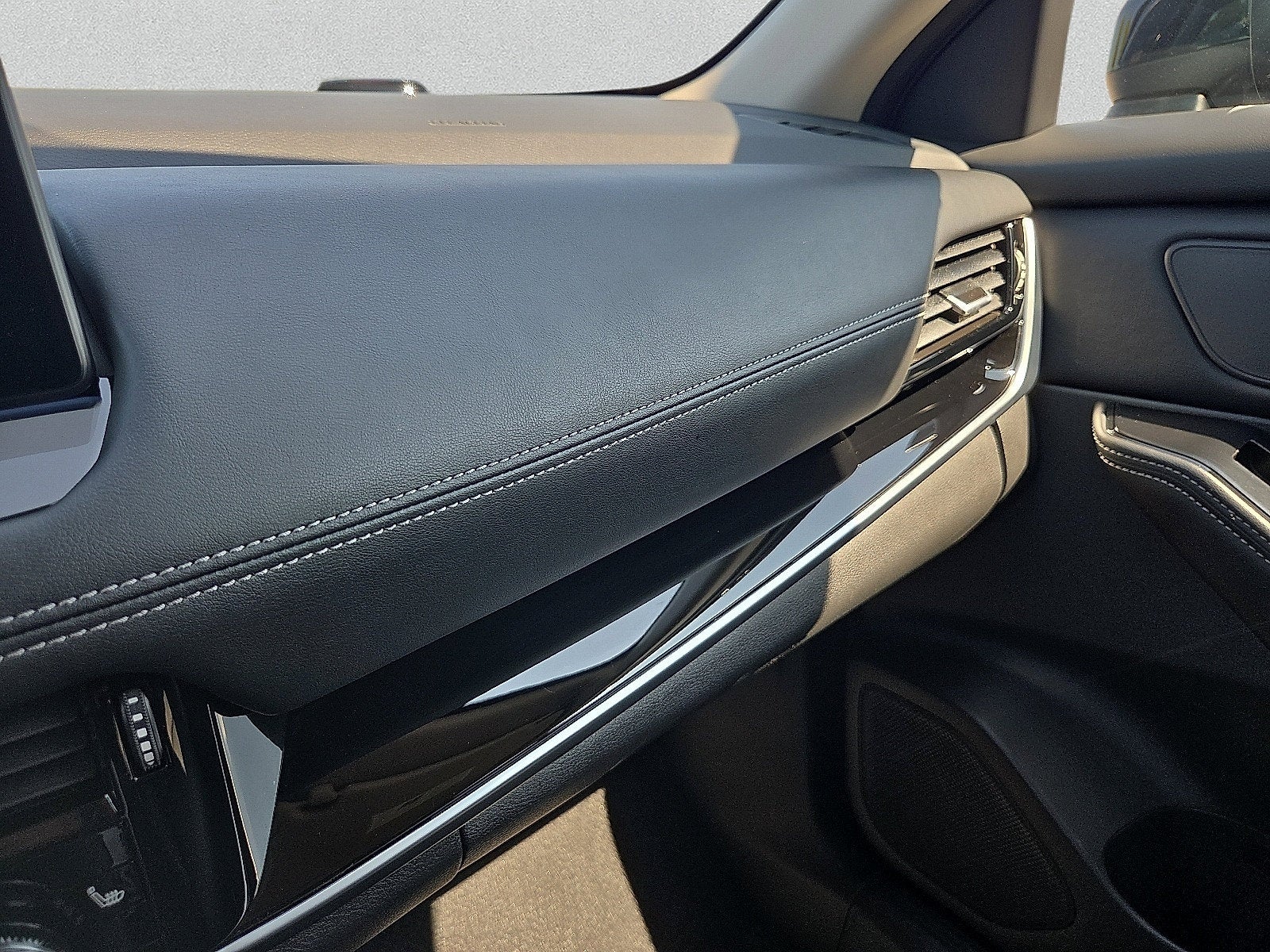 2026 Nissan Rogue SL