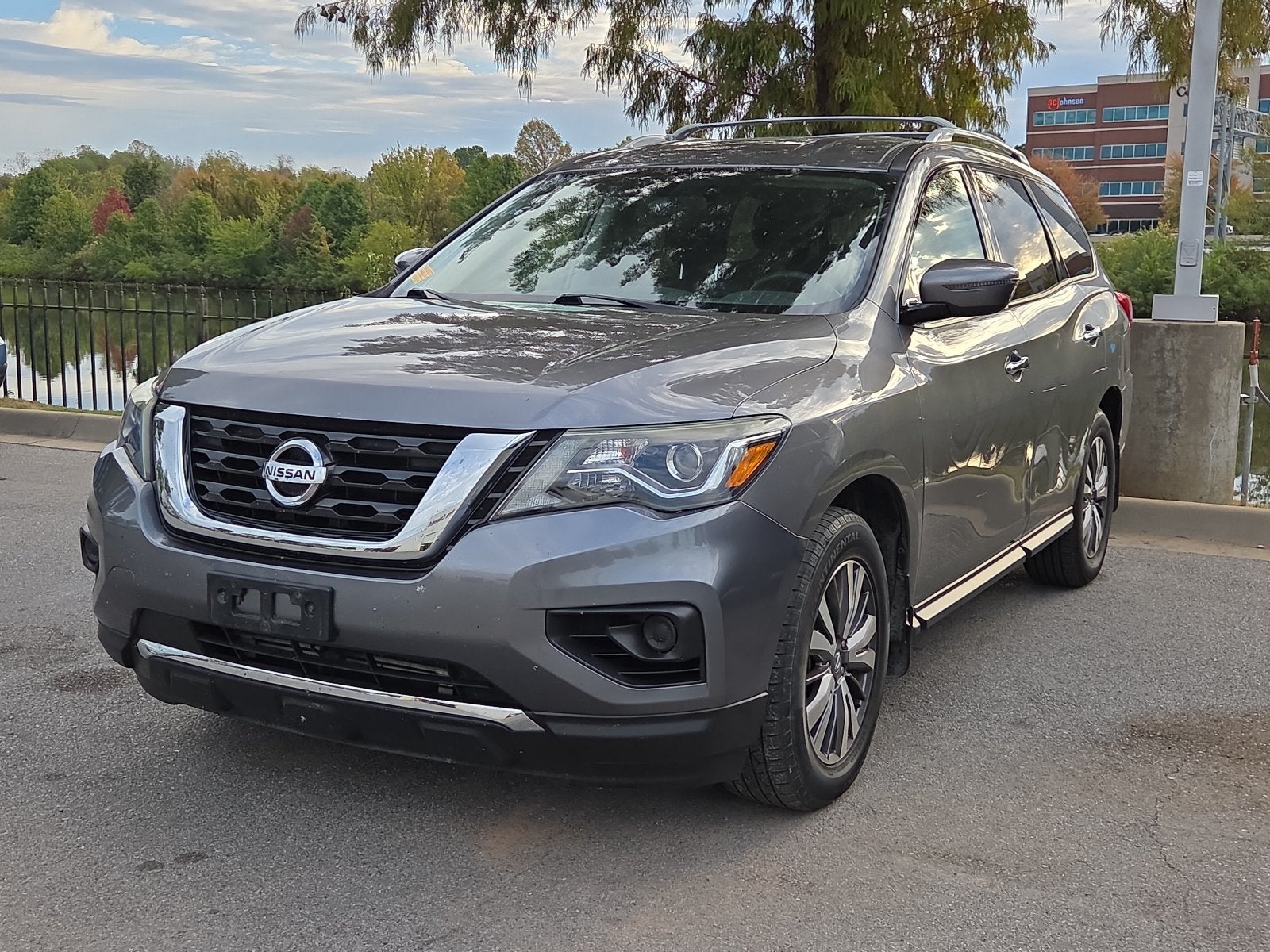 2020 Nissan Pathfinder S