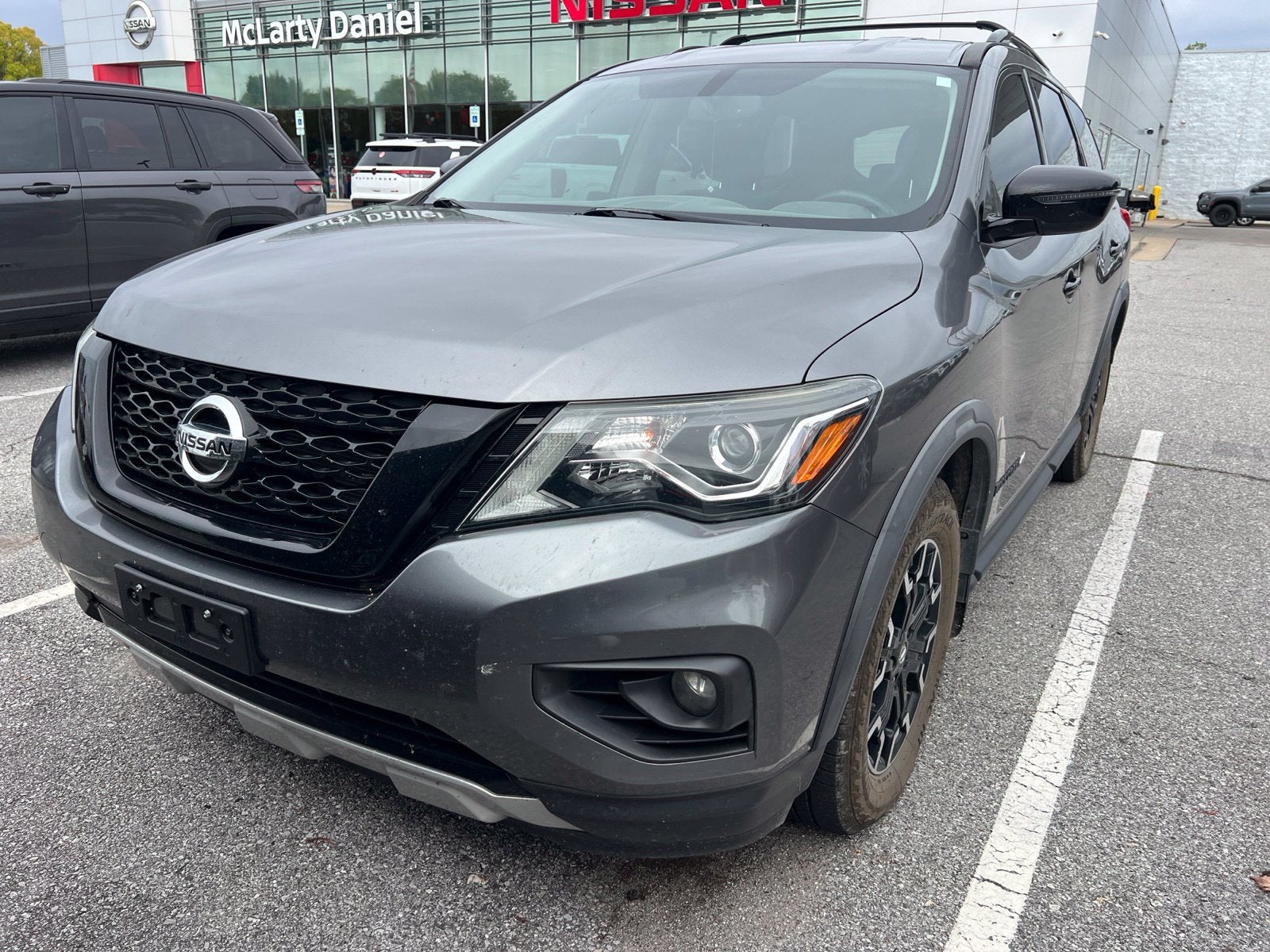 2020 Nissan Pathfinder SV
