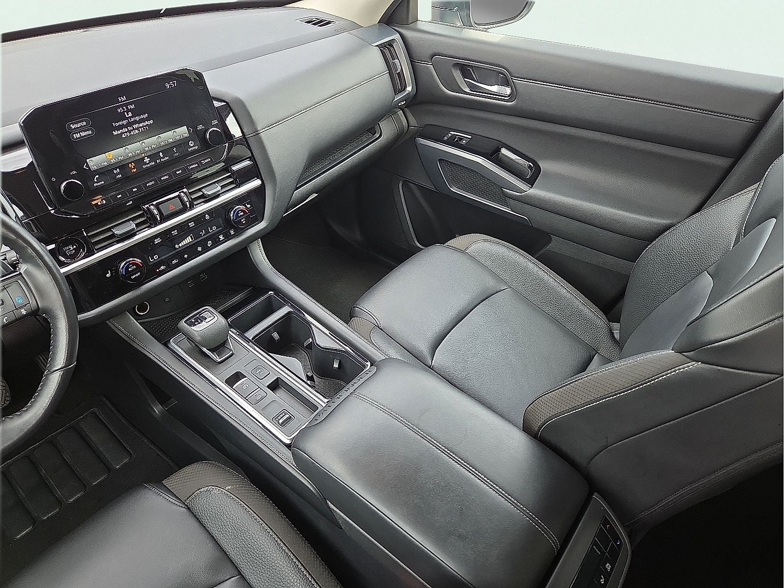 2025 Nissan Pathfinder SL