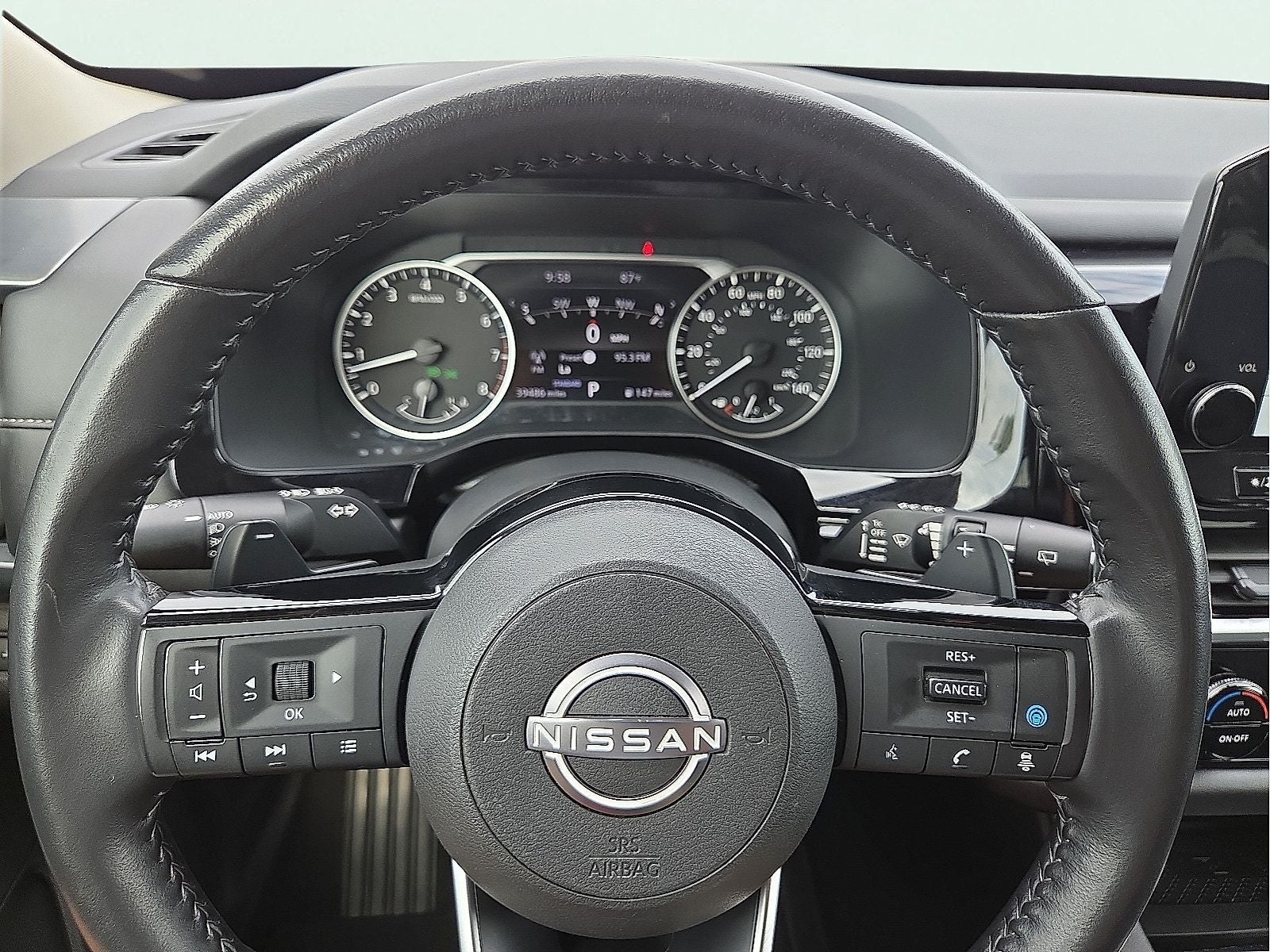 2025 Nissan Pathfinder SL