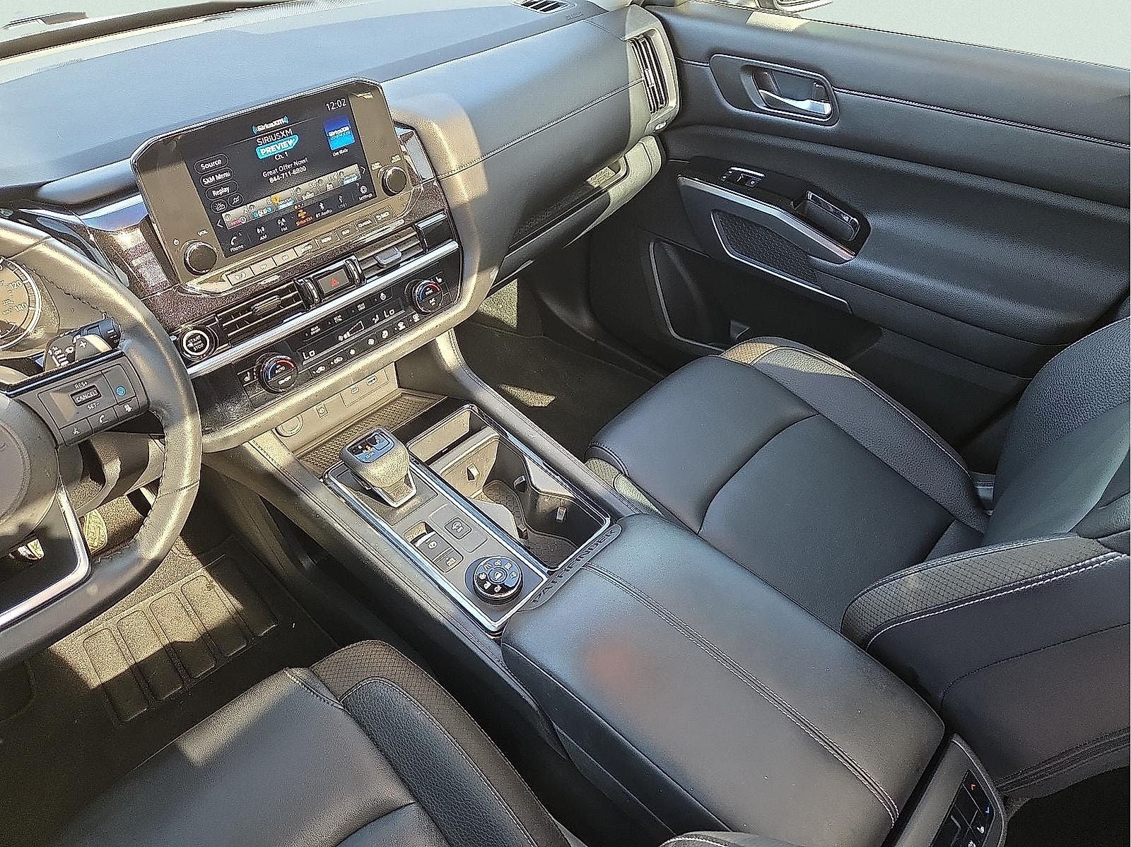 2023 Nissan Pathfinder SL