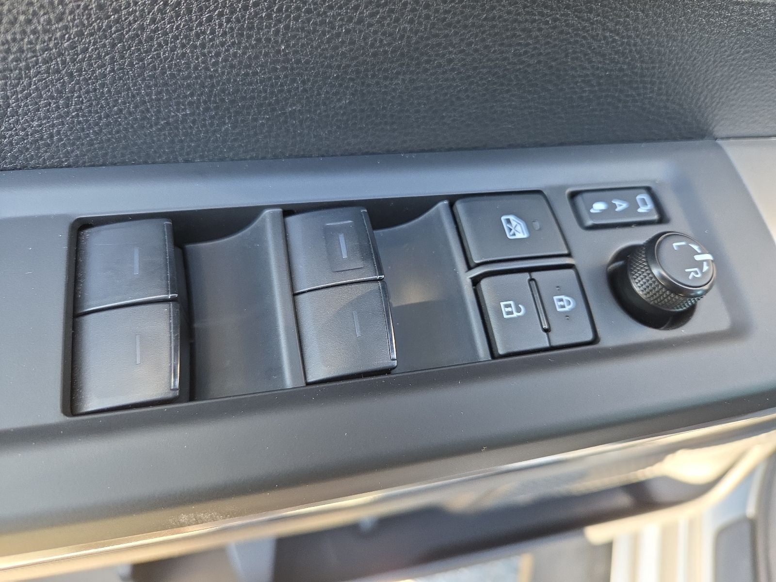 2025 Toyota Sequoia SR5