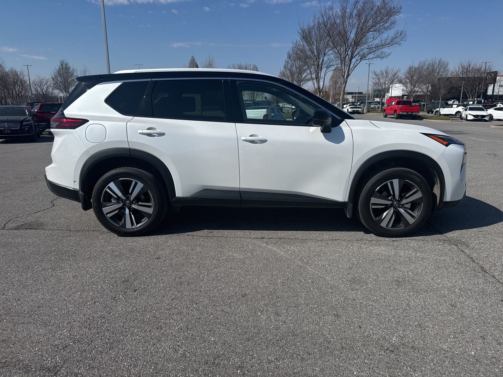 2024 Nissan Rogue SL