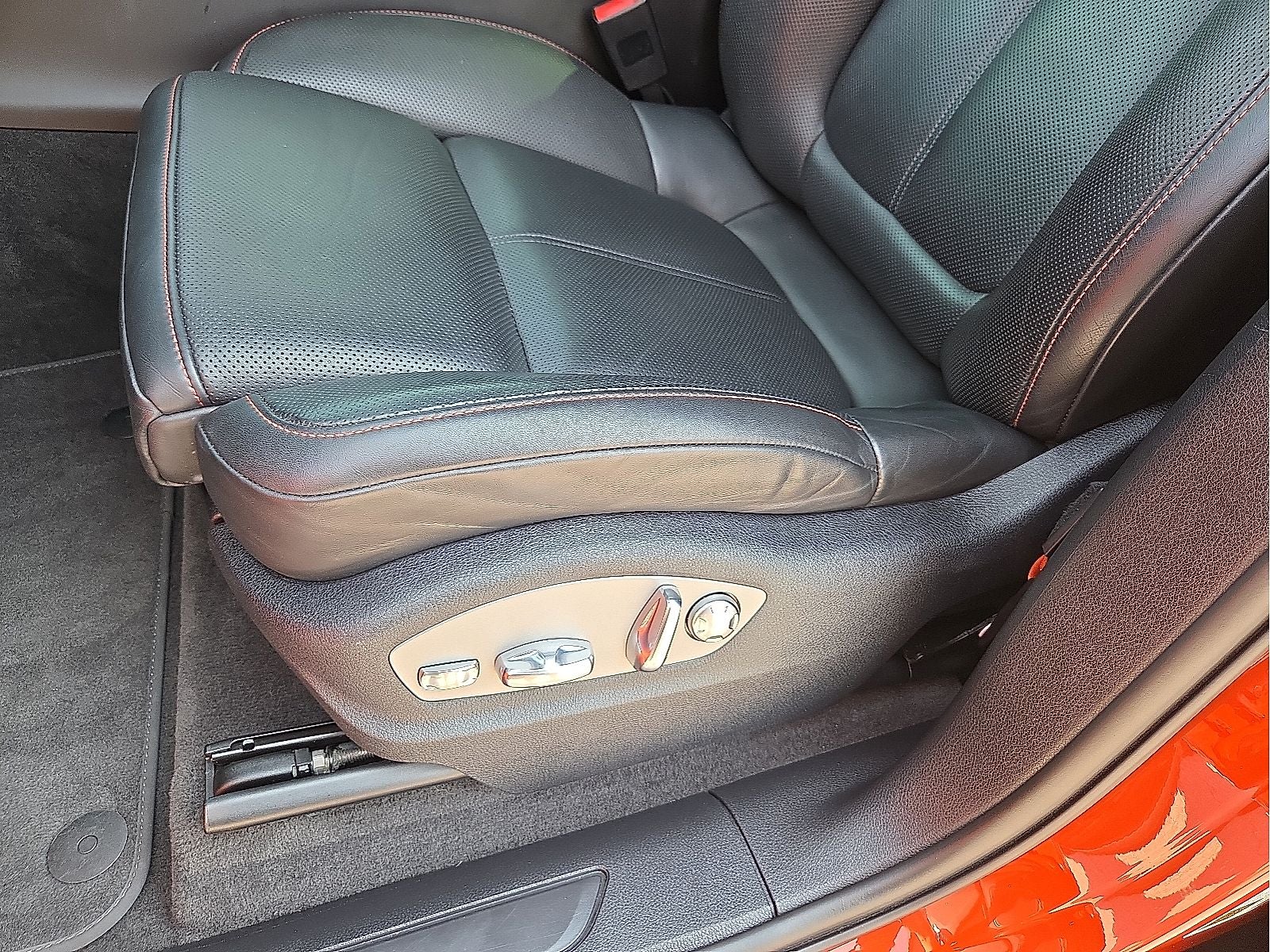 2023 Porsche Macan T