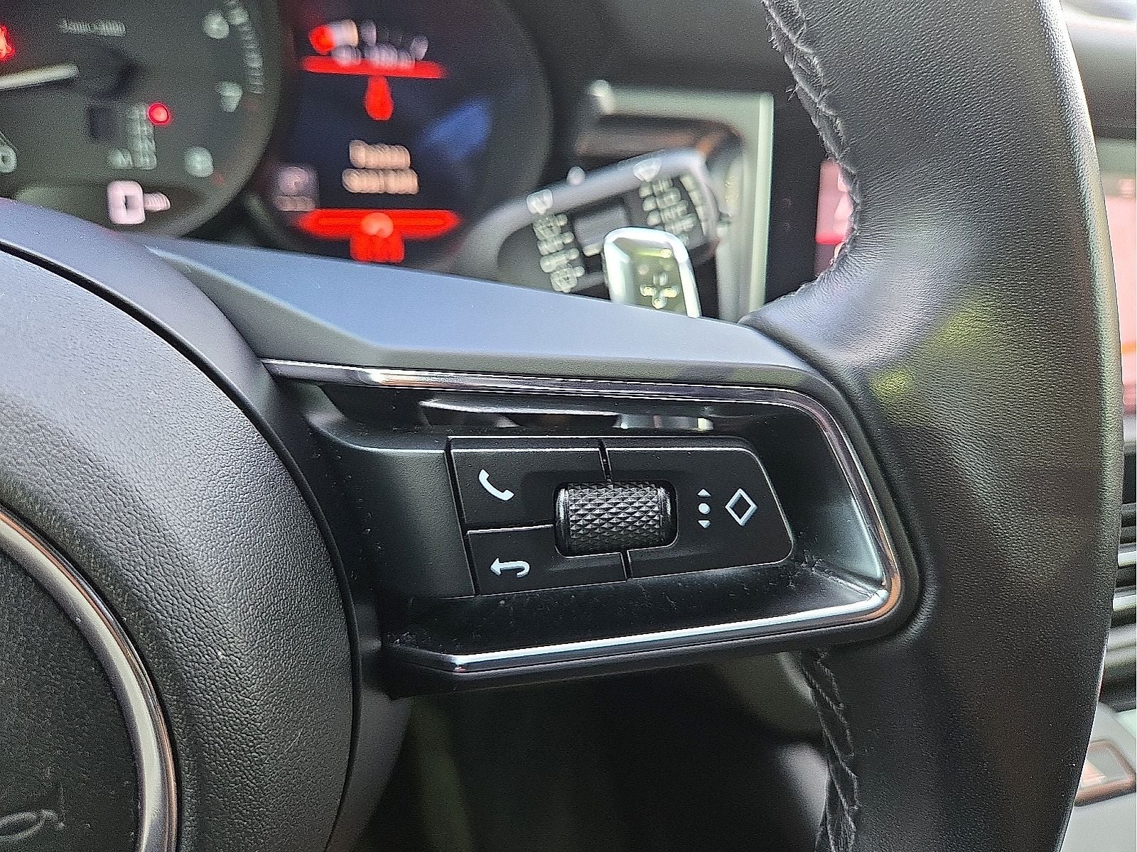 2023 Porsche Macan T