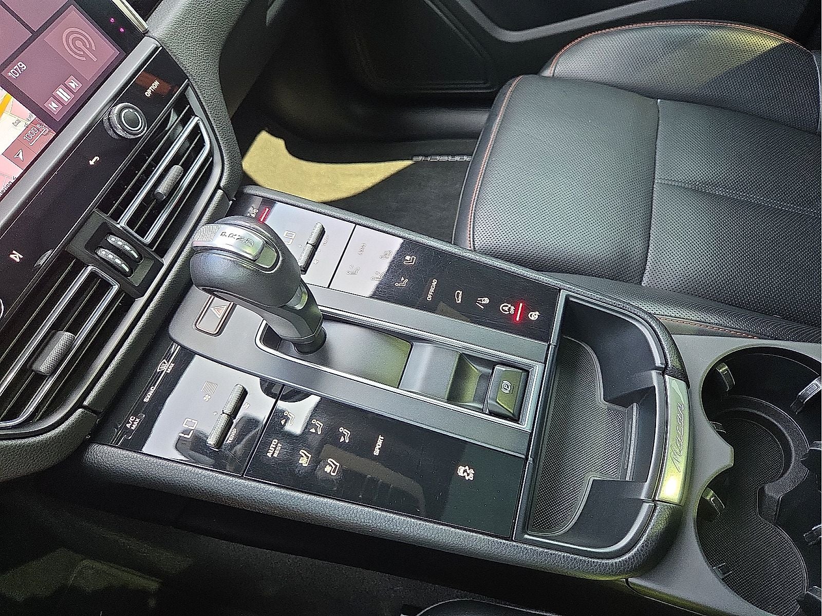 2023 Porsche Macan T
